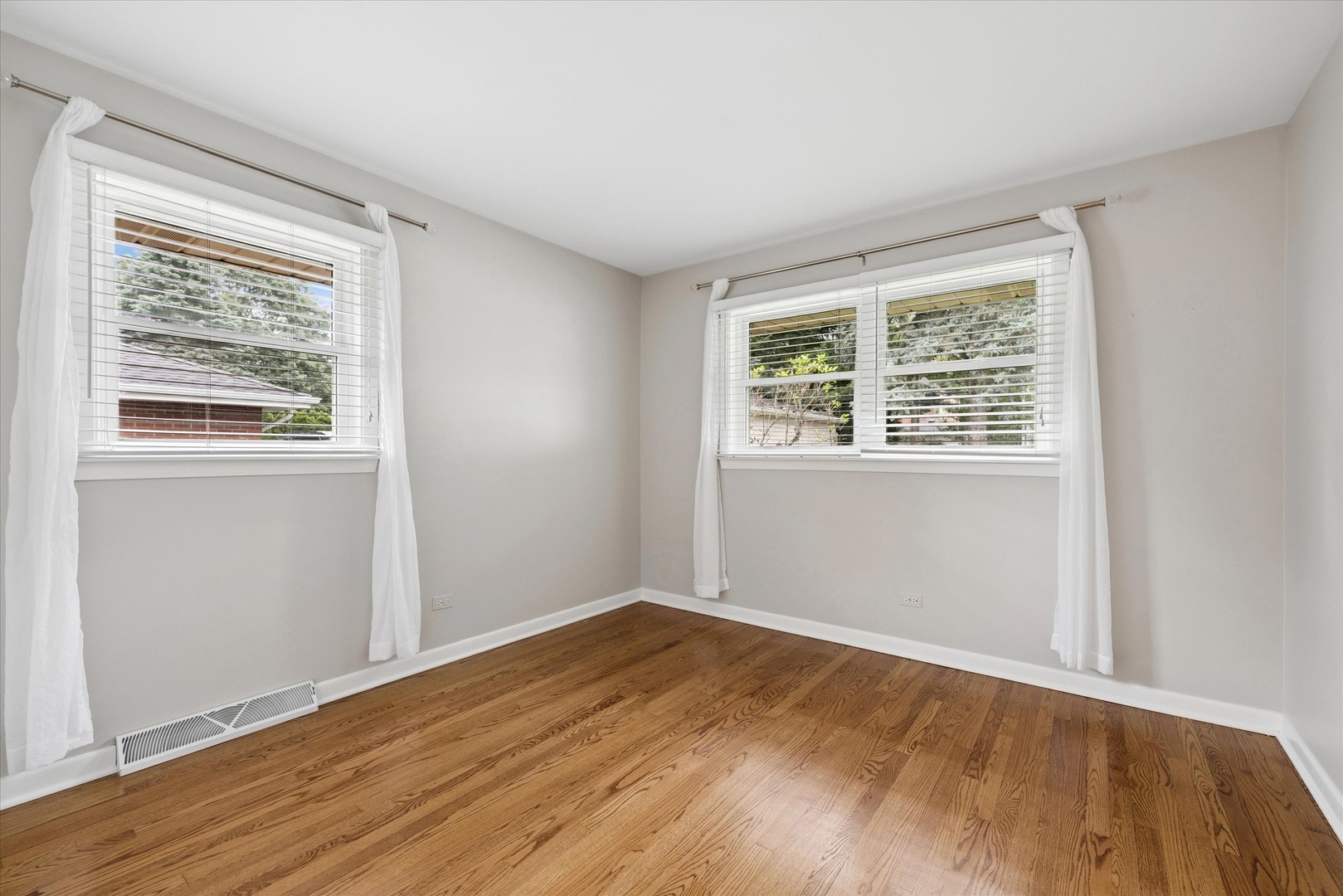 628 N Hickory Avenue Property Photo 8