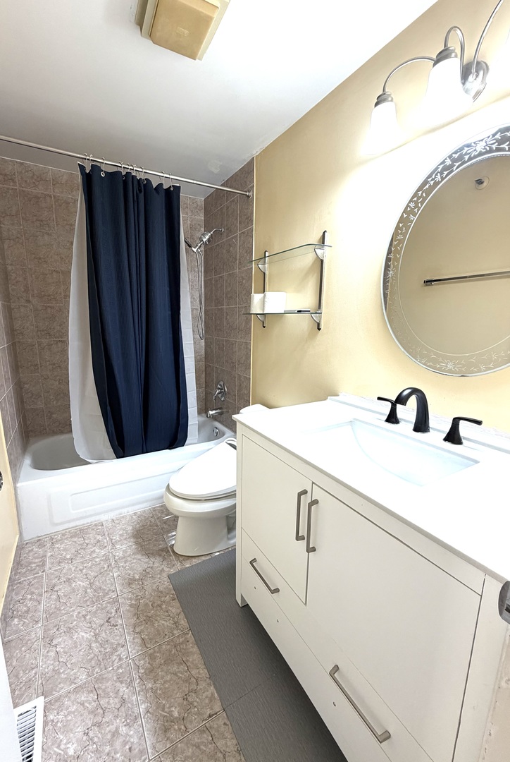 4144 Cove Lane D Property Photo 11
