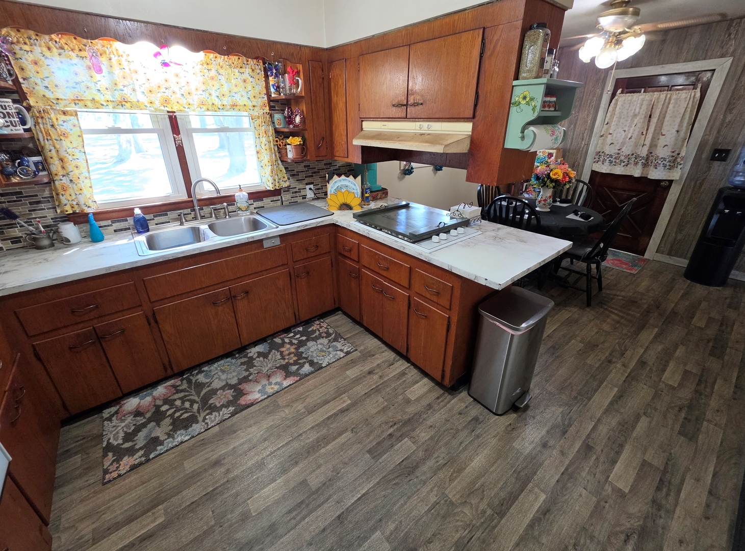 108 N Linton Street Property Photo 8