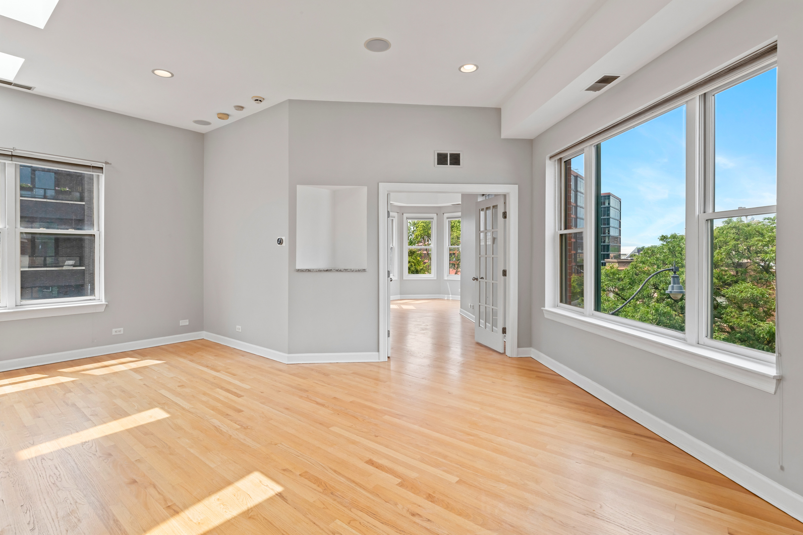 845 W Altgeld Street 4a Property Photo 6