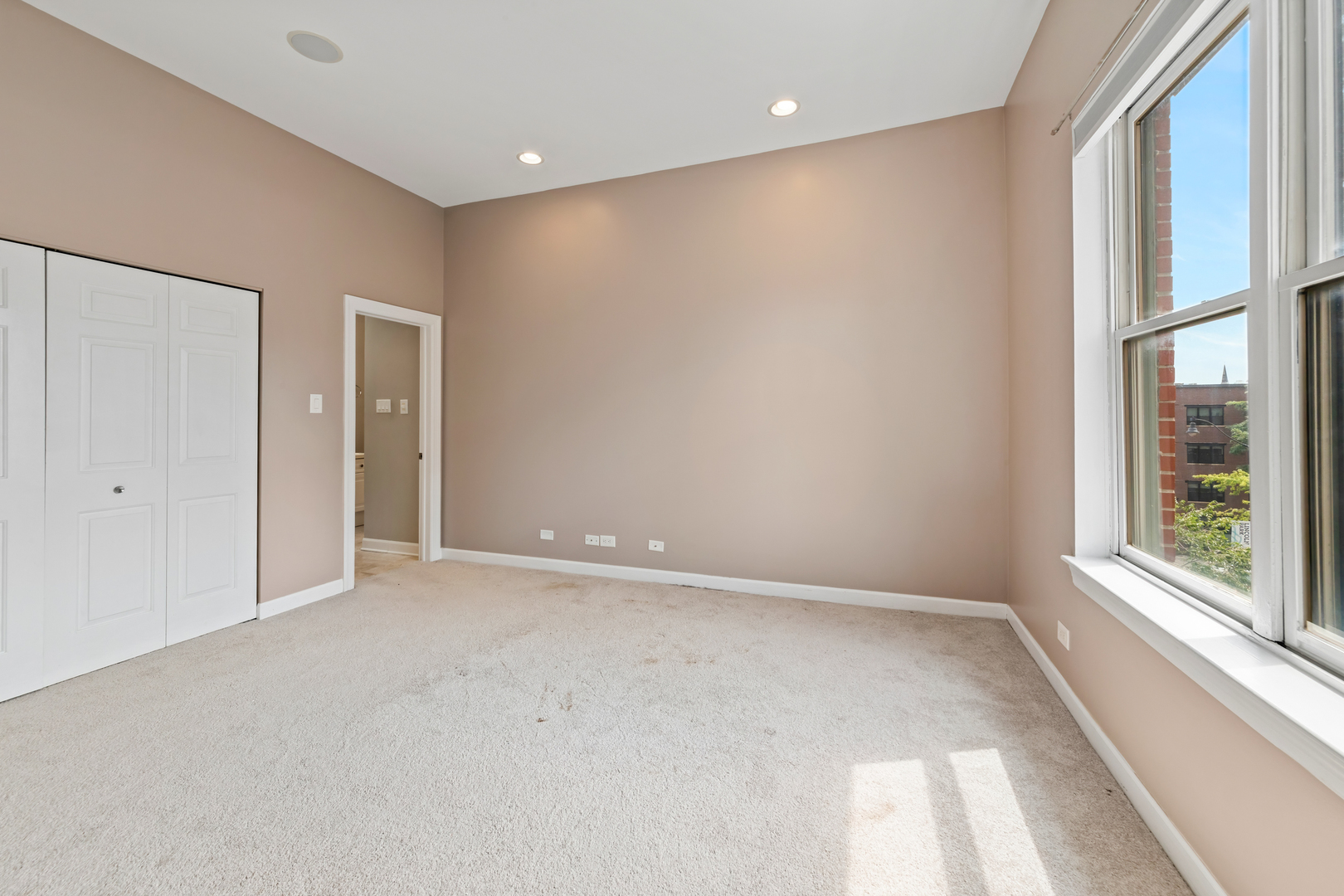 845 W Altgeld Street 4a Property Photo 10