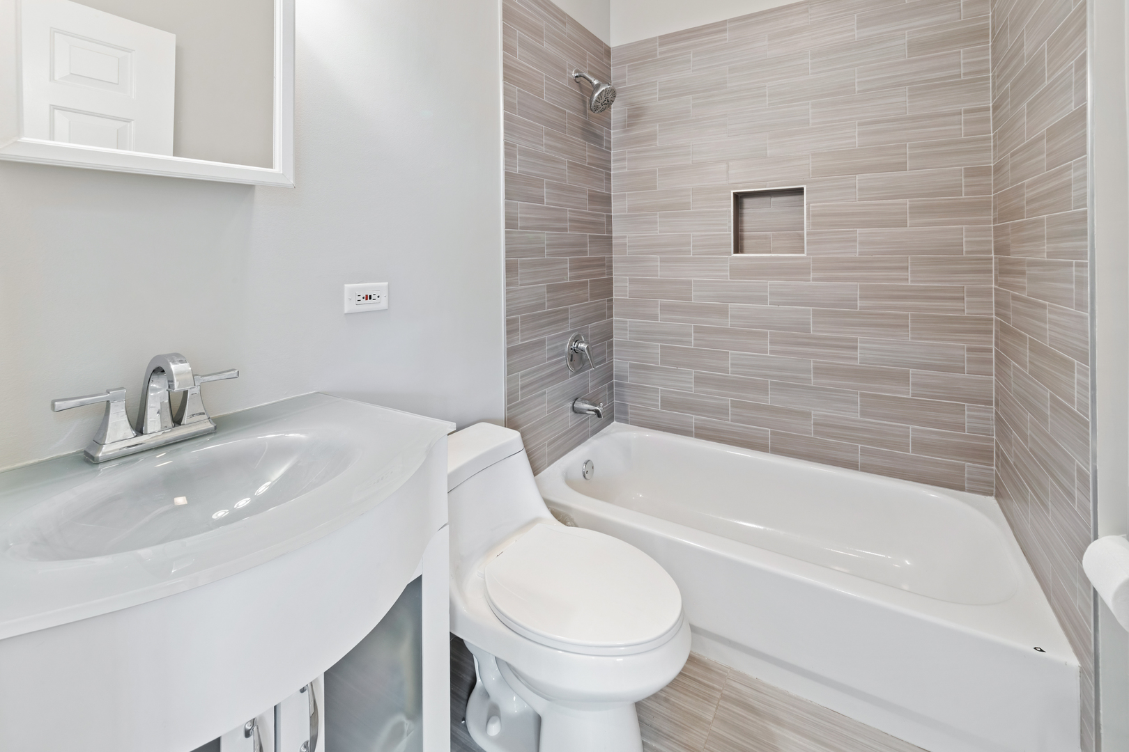 845 W Altgeld Street 4a Property Photo 13