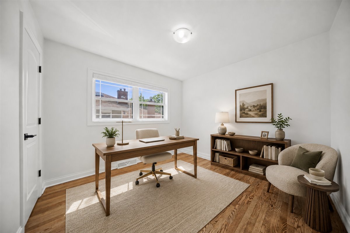 232 E 55th Street Property Photo 5