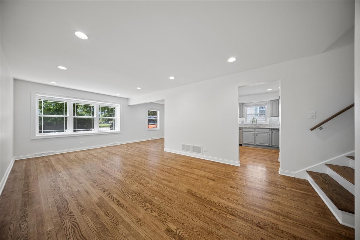 232 E 55th Street Property Photo 11
