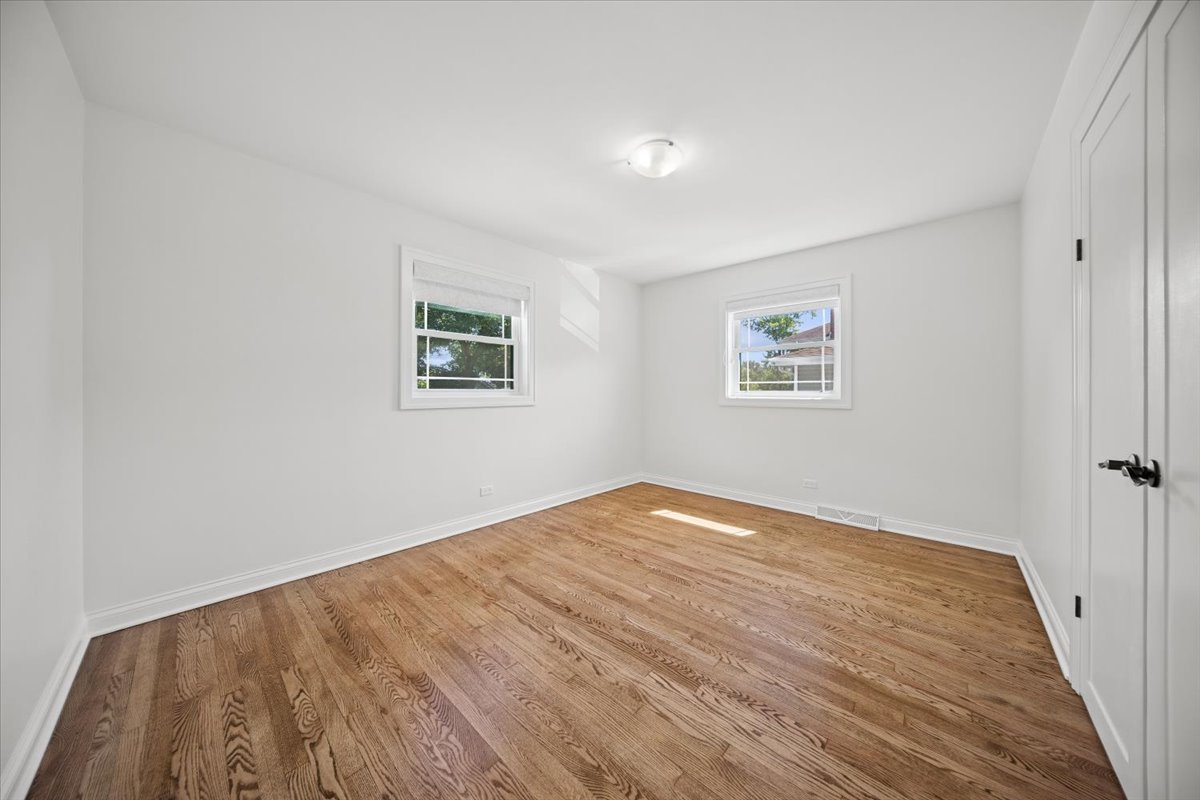 232 E 55th Street Property Photo 14