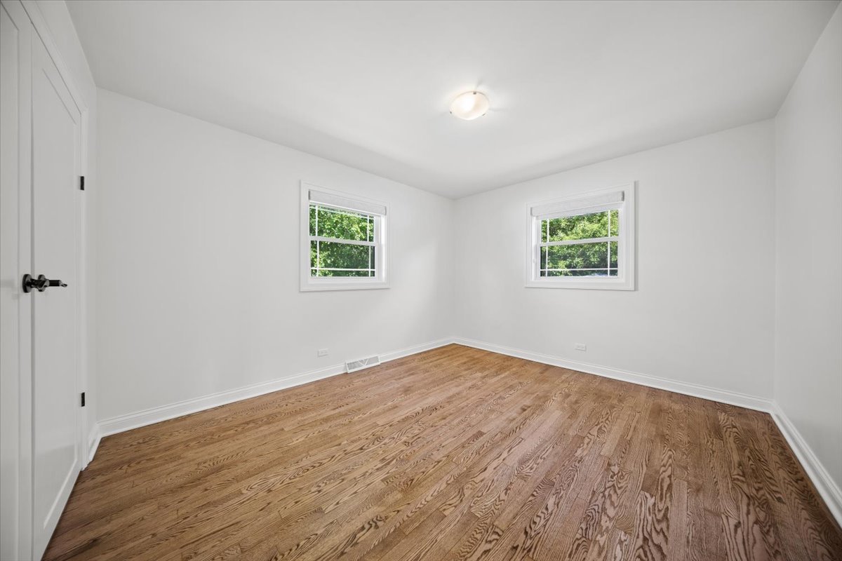 232 E 55th Street Property Photo 16