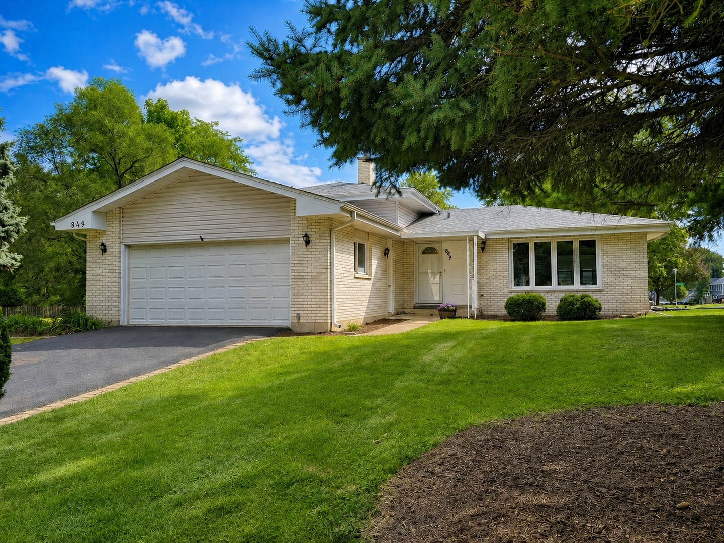849 Pear Tree Lane Property Photo 1