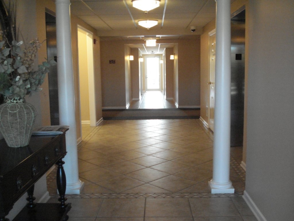 601 W Rand Road 108 Property Photo 4