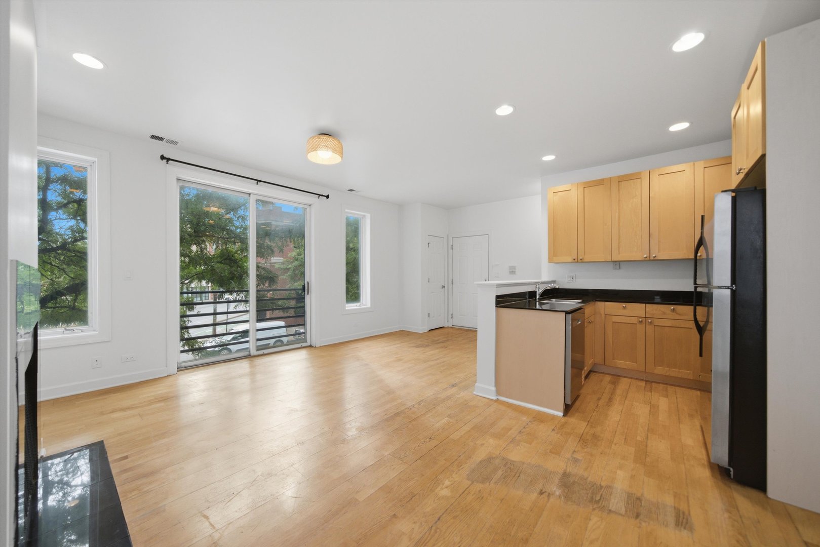 842 N Racine Avenue 202 Property Photo 17