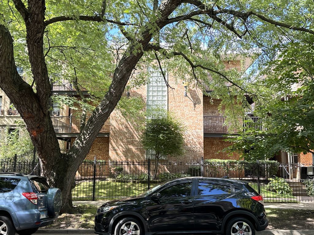 4612 N Beacon Street 3h Property Photo 2