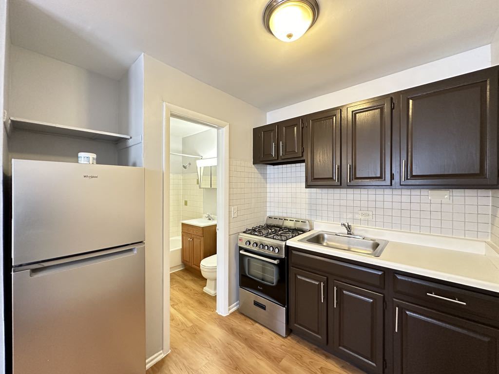 4612 N Beacon Street 3h Property Photo 4