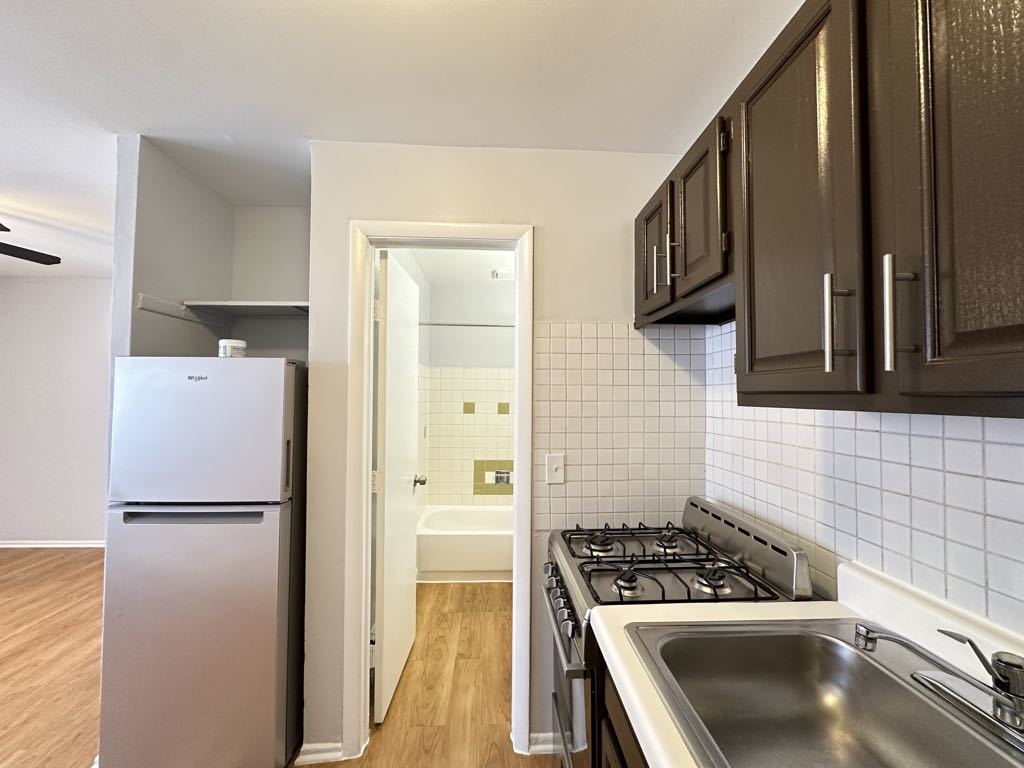 4612 N Beacon Street 3h Property Photo 6