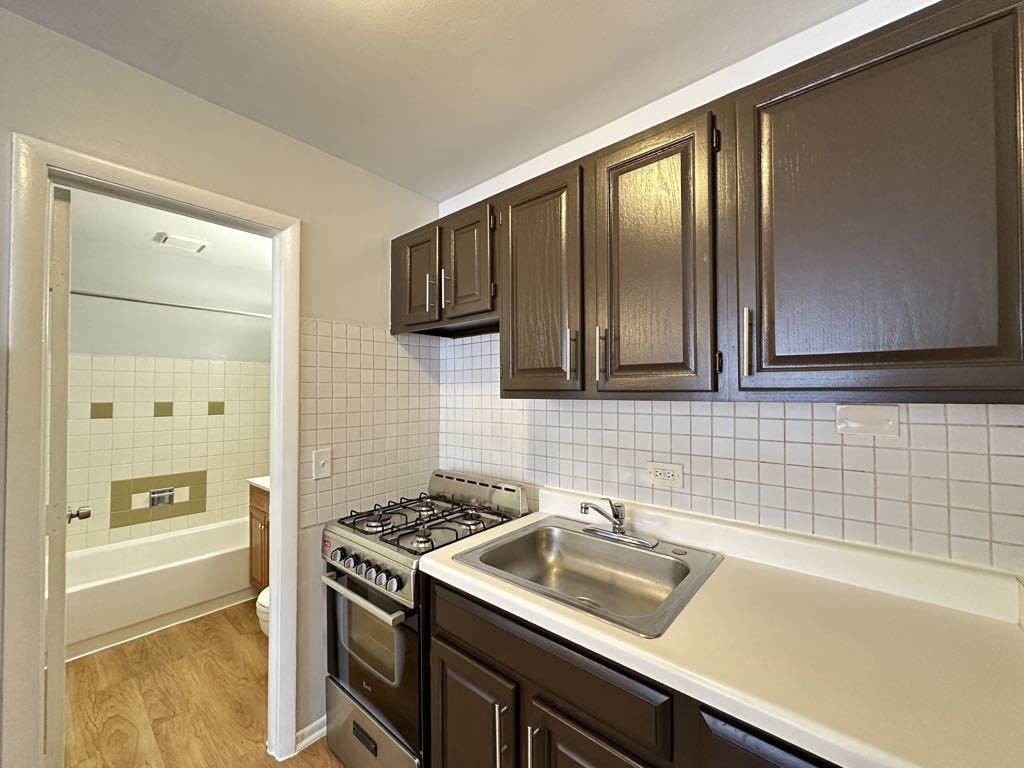 4612 N Beacon Street 3h Property Photo 7