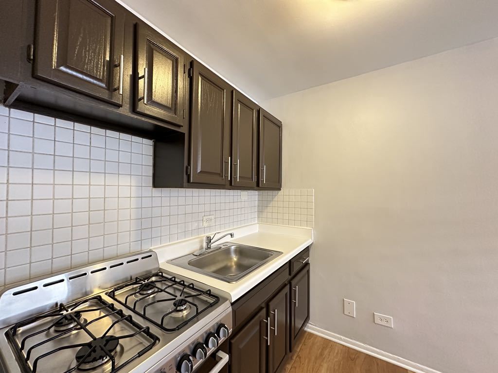 4612 N Beacon Street 3h Property Photo 8