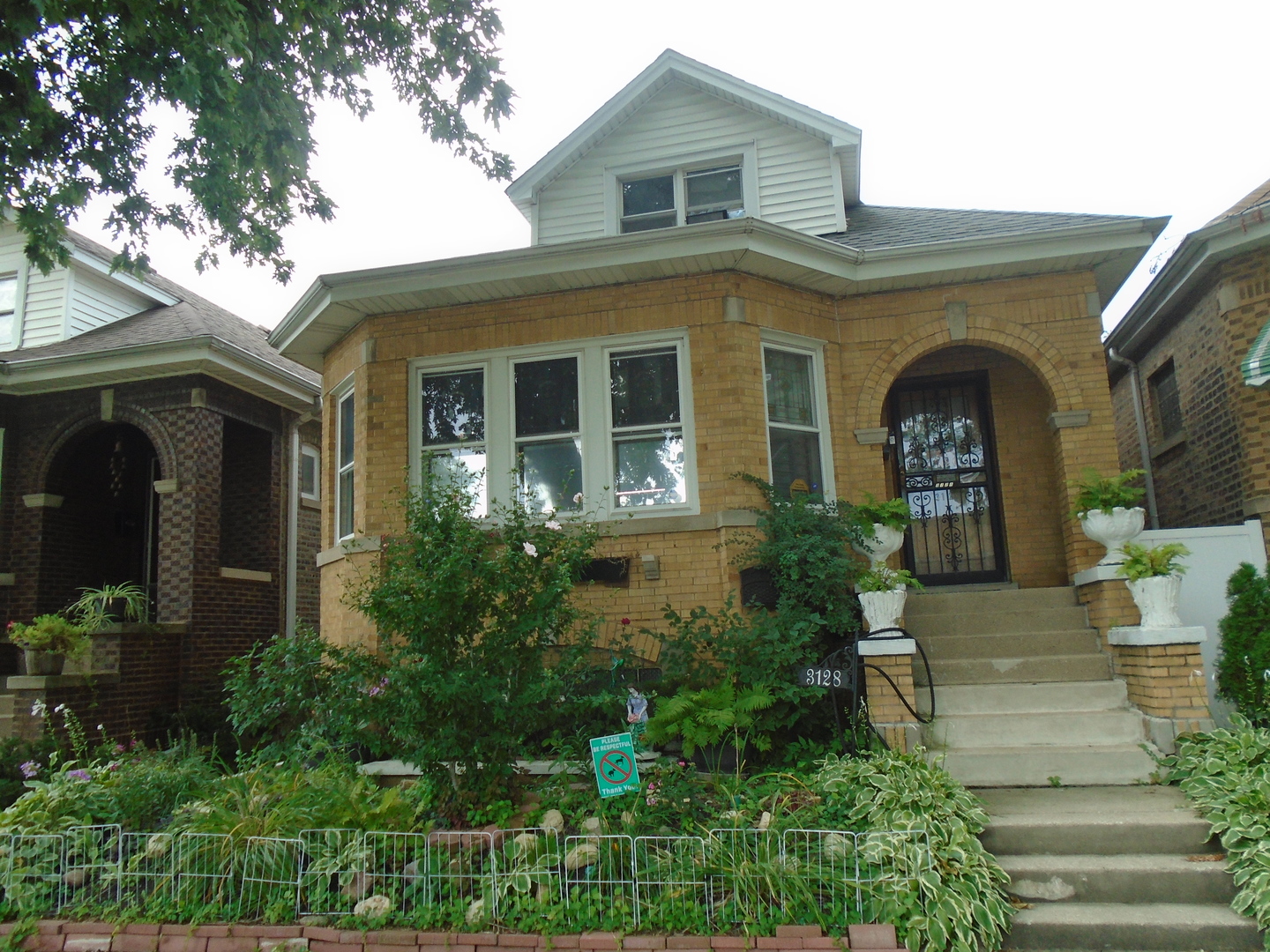 3128 N Lowell Avenue Property Photo 1