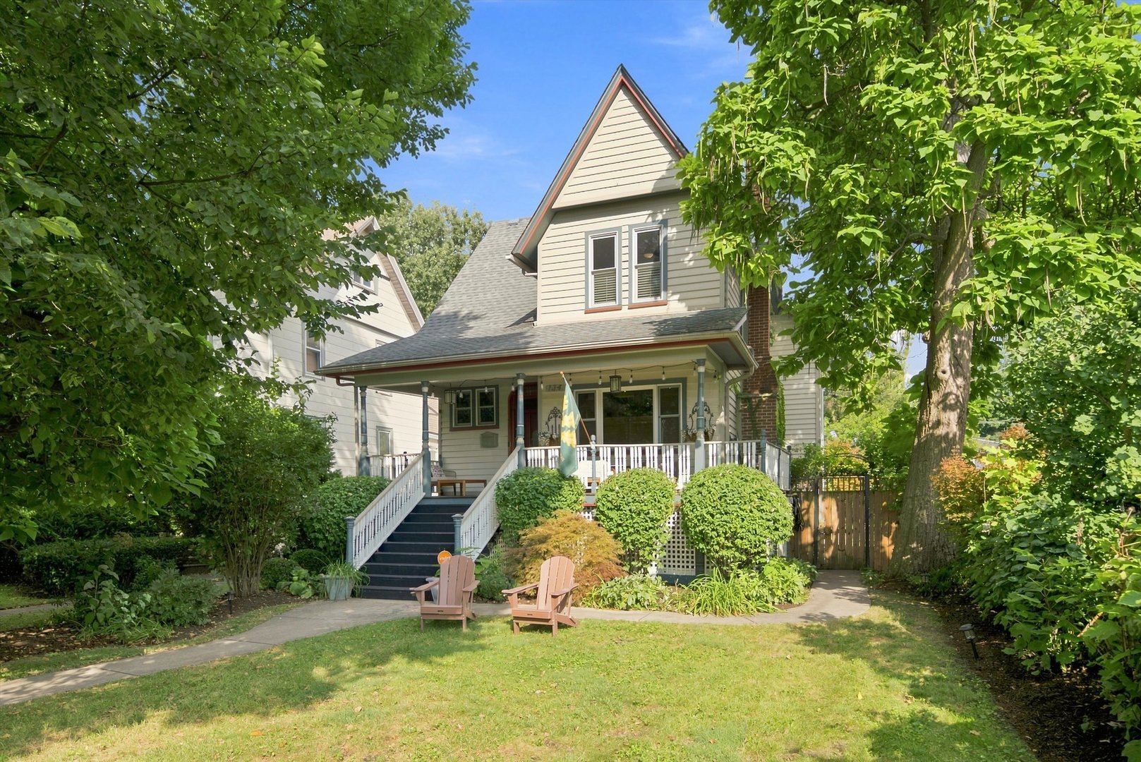 134 N Lombard Avenue Property Photo 1