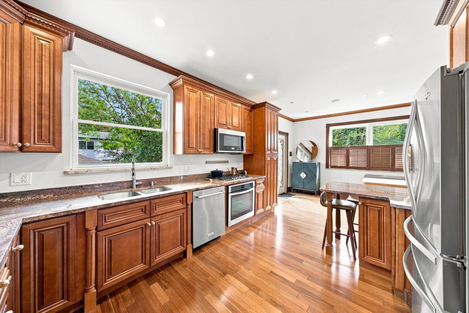 134 N Lombard Avenue Property Photo 18