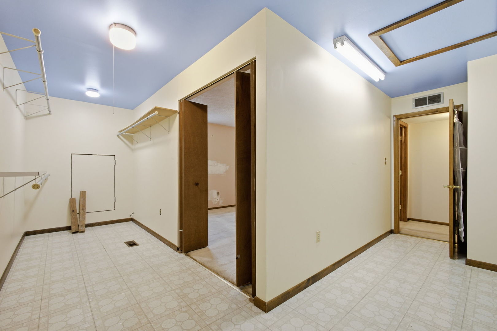 927 Shiloh Court Property Photo 9