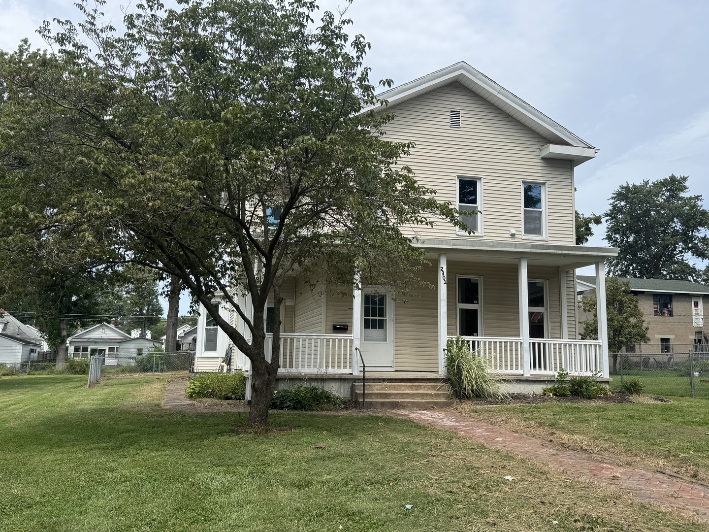 2301 Elm Street Property Photo 1