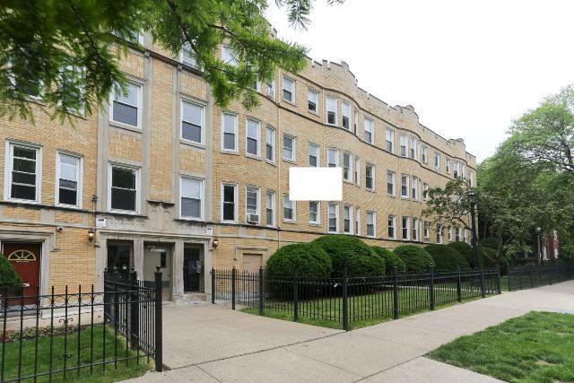 4501 N Malden Street 1A Property Photo 1