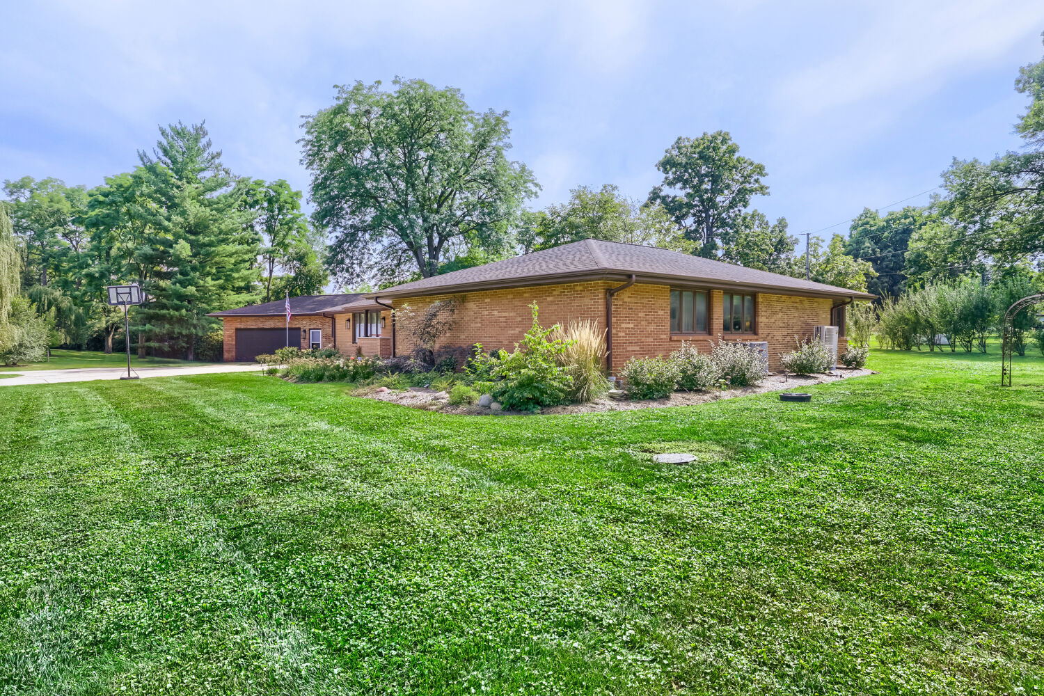 1803 Paula Court Property Photo 5