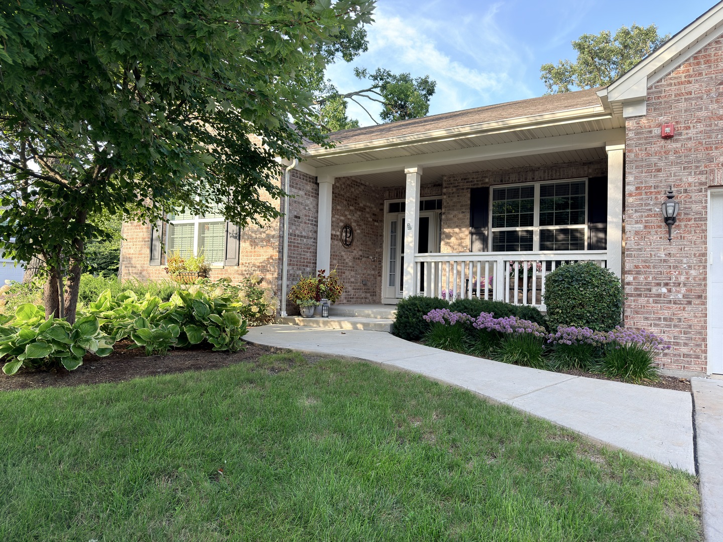 1707 Pondview Drive Property Photo 3