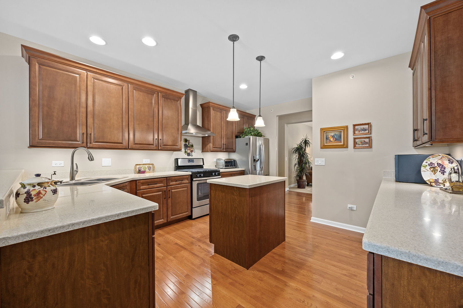 1707 Pondview Drive Property Photo 7