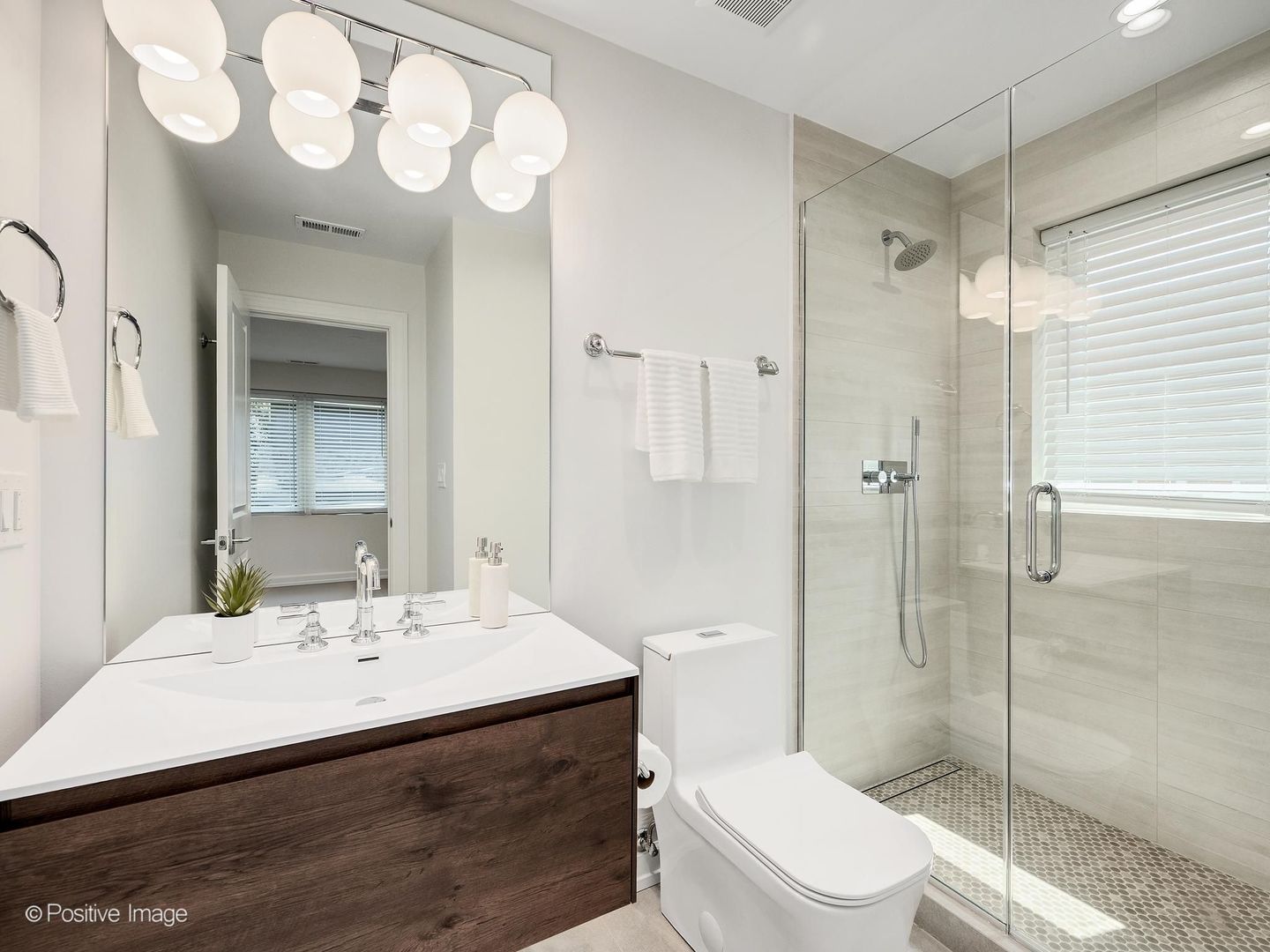 511 Forest Avenue 2 Property Photo 10