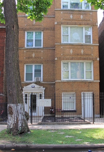 1504 S Hamlin Avenue Property Photo 1
