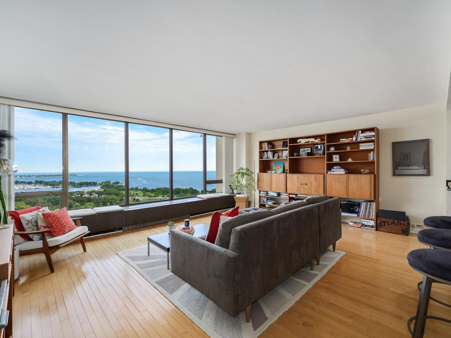 2800 N Lake Shore Drive 2505 Property Photo 3