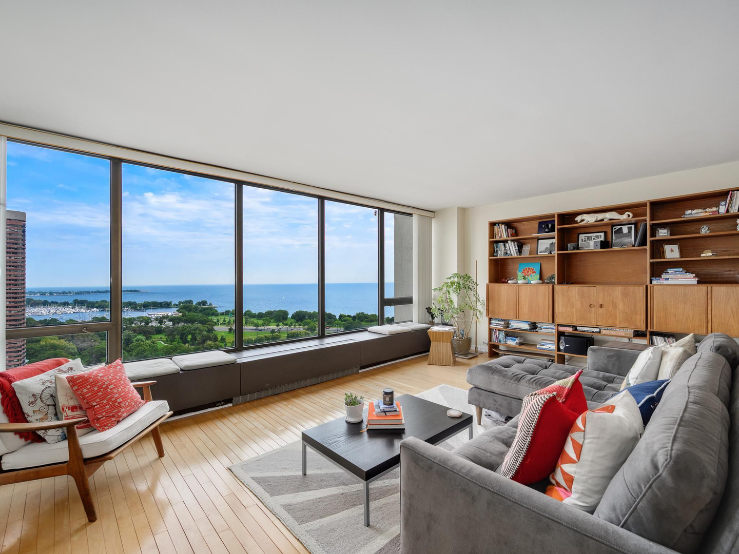 2800 N Lake Shore Drive 2505 Property Photo 5