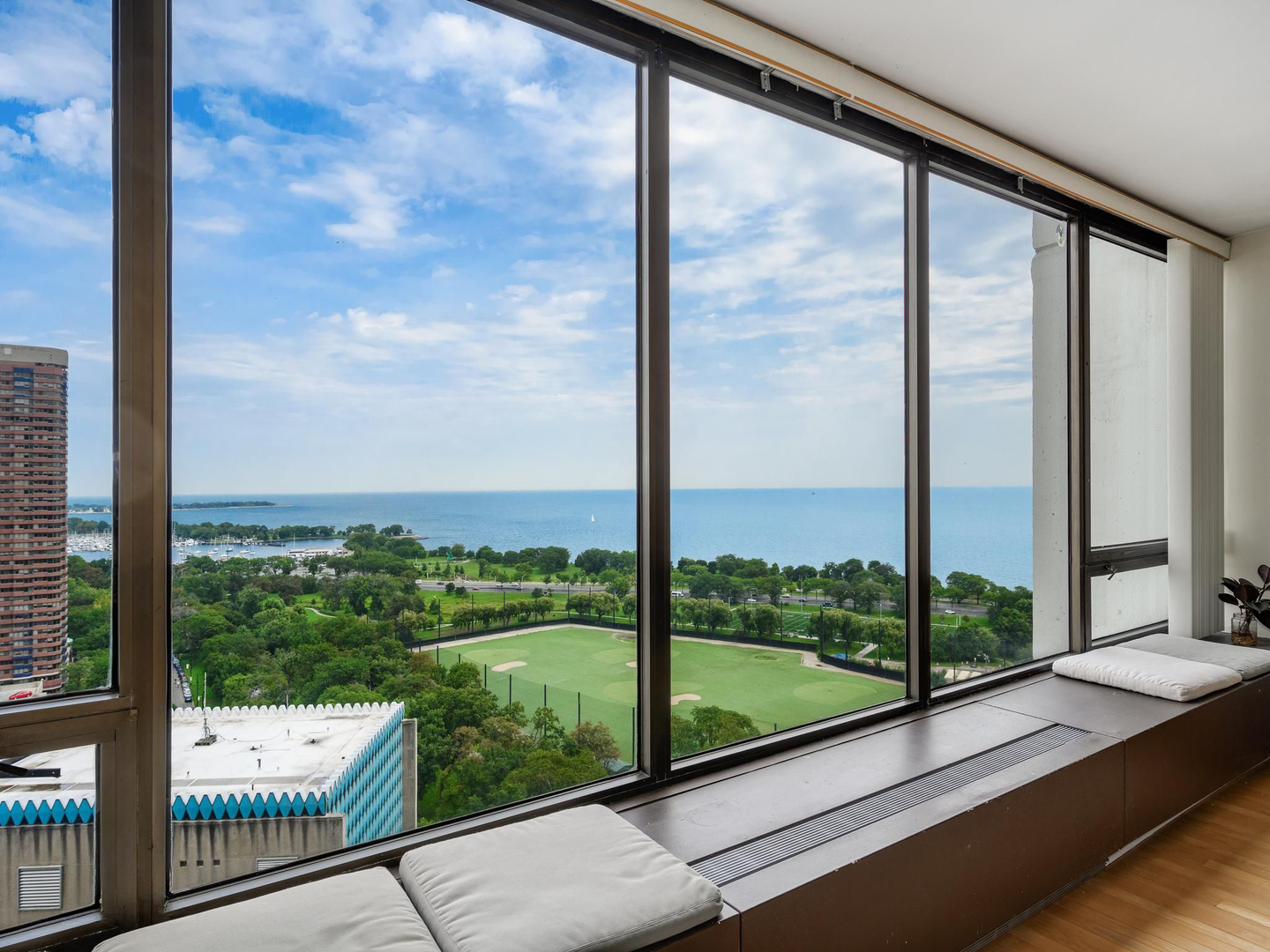 2800 N Lake Shore Drive 2505 Property Photo 6