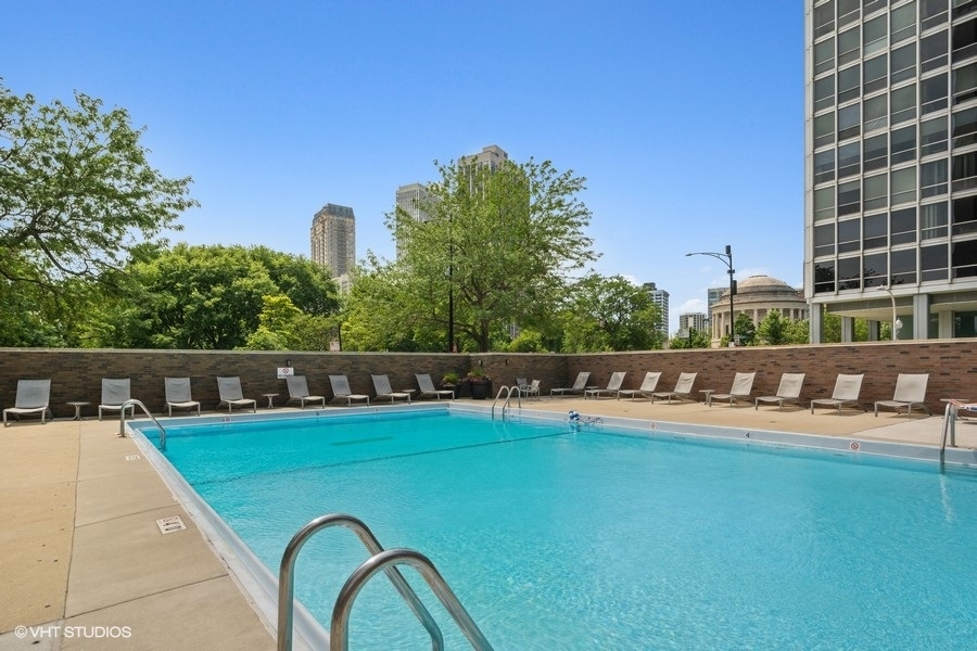 2800 N Lake Shore Drive 2505 Property Photo 19