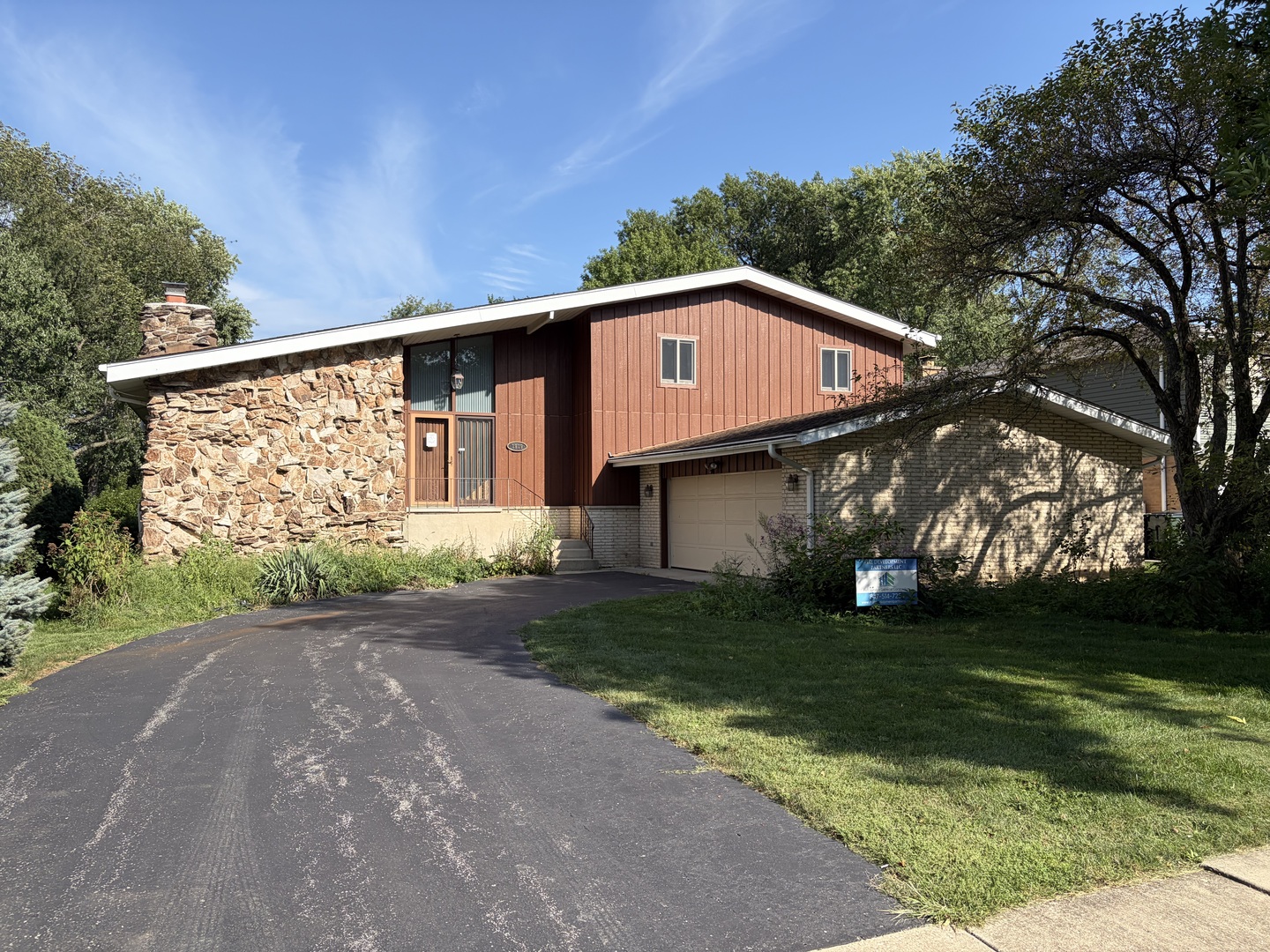 1919 N Chestnut Avenue Property Photo 1