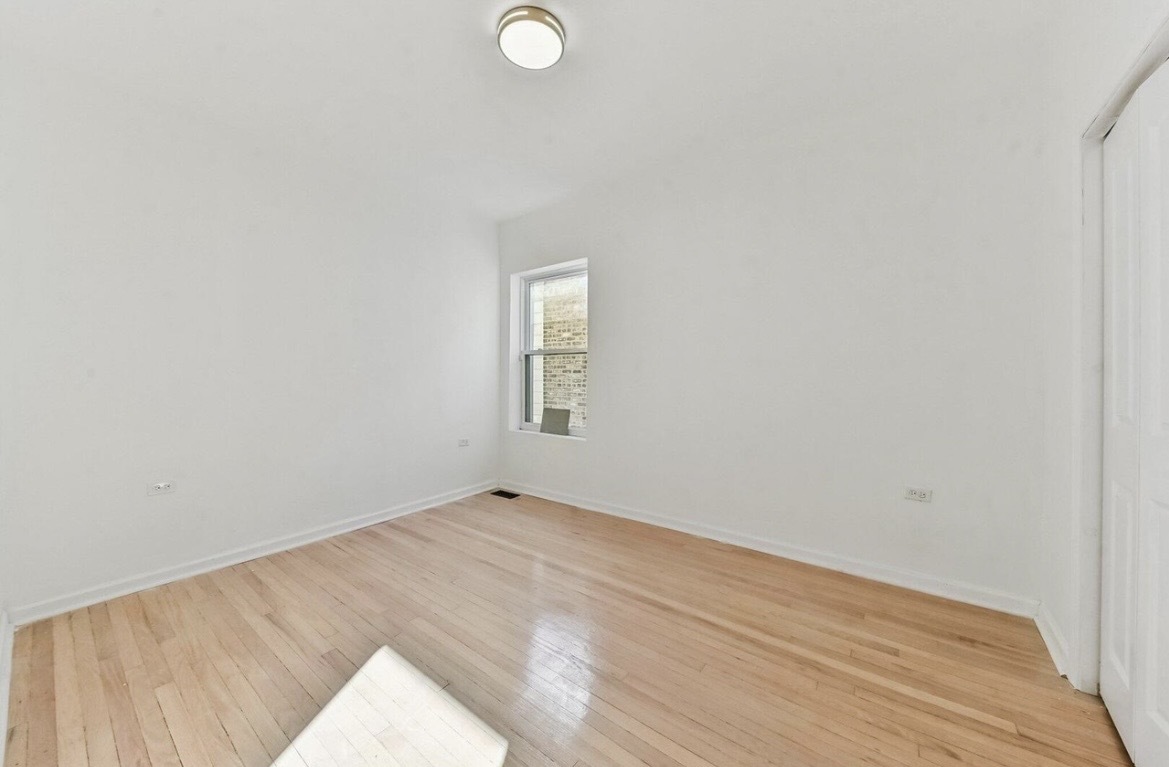 7801 S Eberhart Avenue Property Photo 9