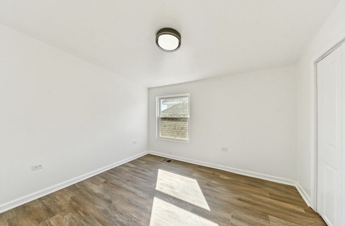 7801 S Eberhart Avenue Property Photo 14