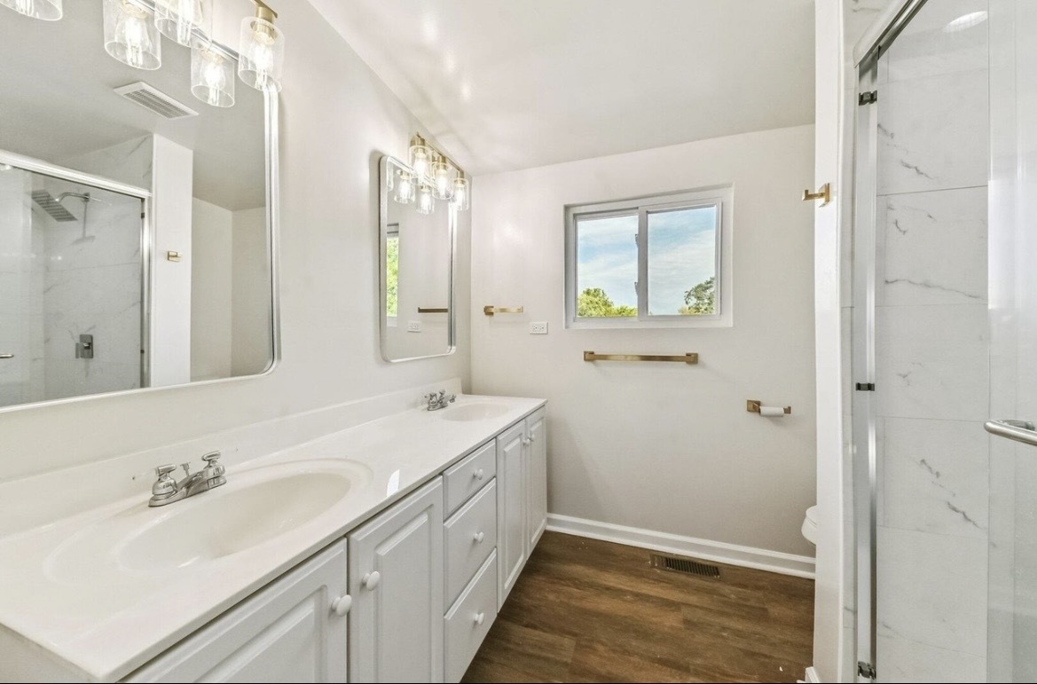 7801 S Eberhart Avenue Property Photo 15
