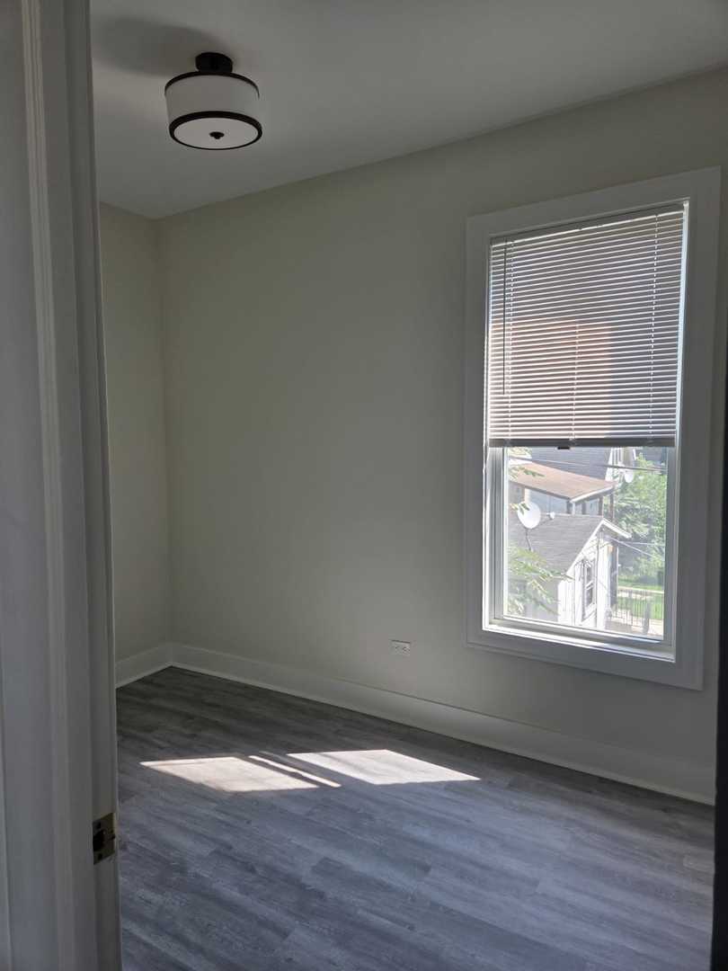 6207 S Bishop Street 2 Property Photo 6