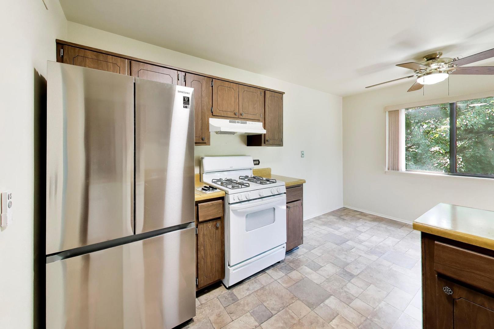 373 Greystone Court D-2 Property Photo 10
