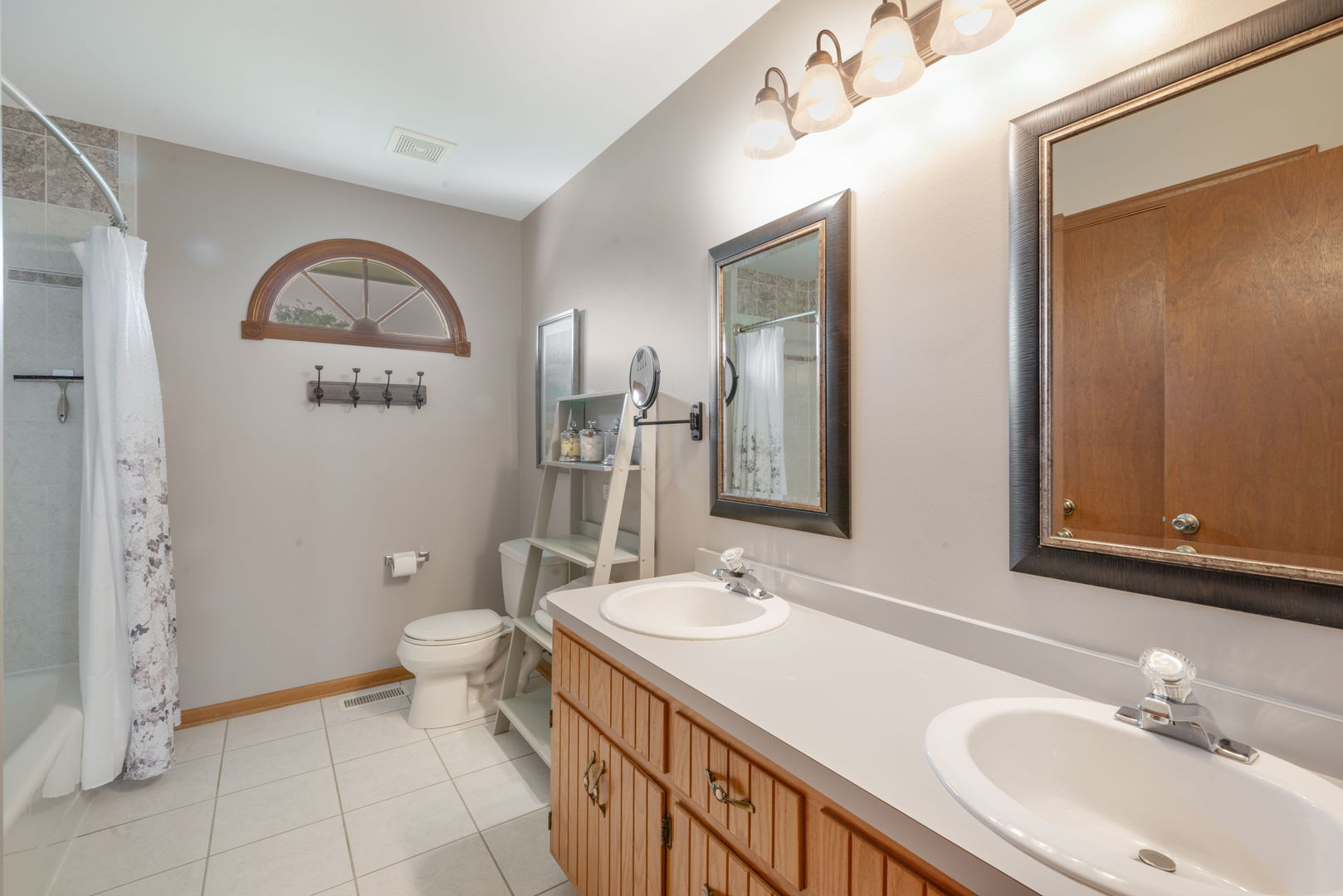 8036 Edgebrook Lane Property Photo 19