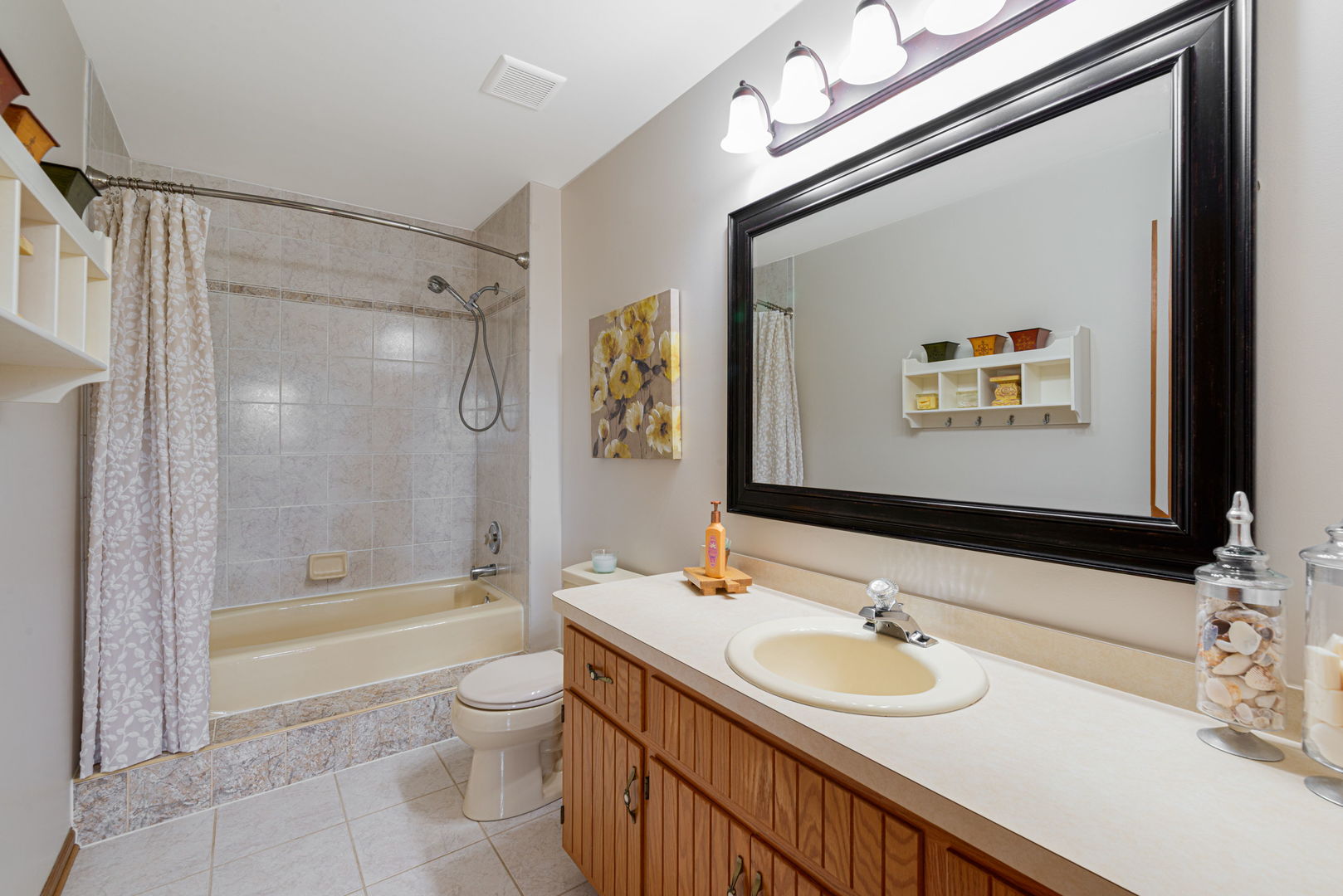 8036 Edgebrook Lane Property Photo 24