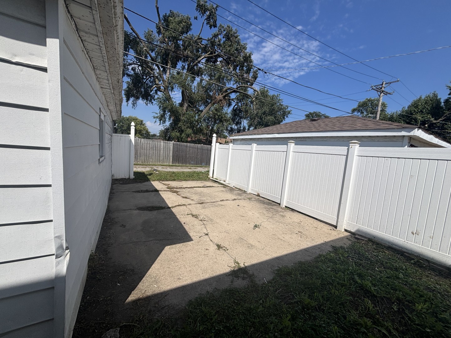 2752 W 83rd Street Property Photo 7