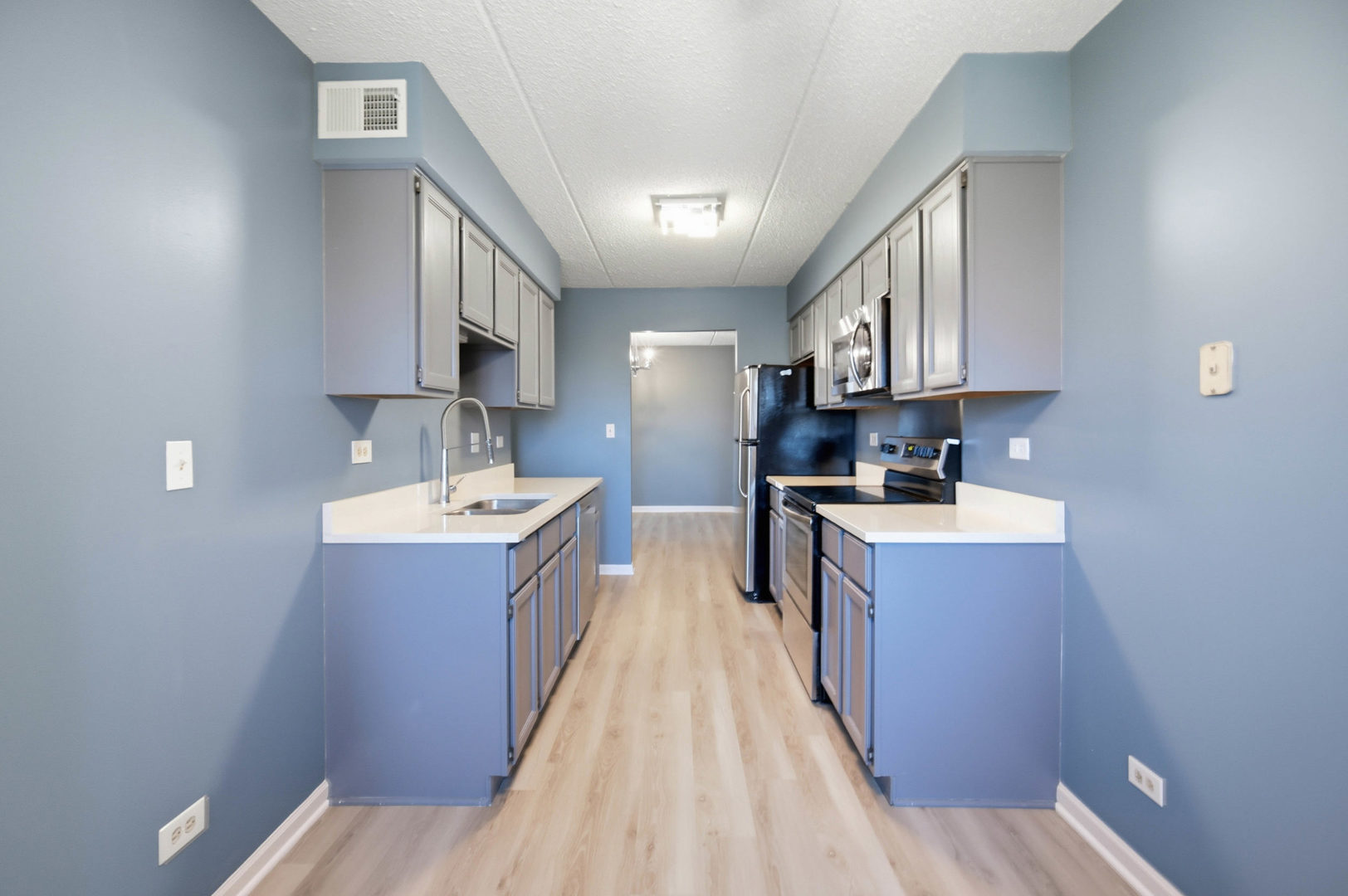 9357 Landings Lane 401 Property Photo 4