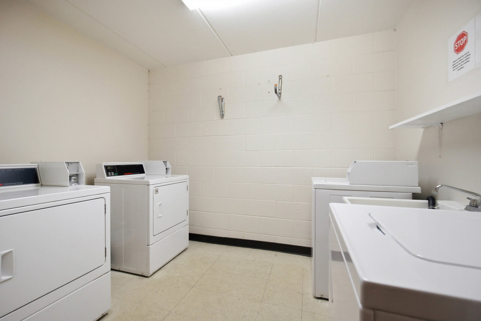 9357 Landings Lane 401 Property Photo 15