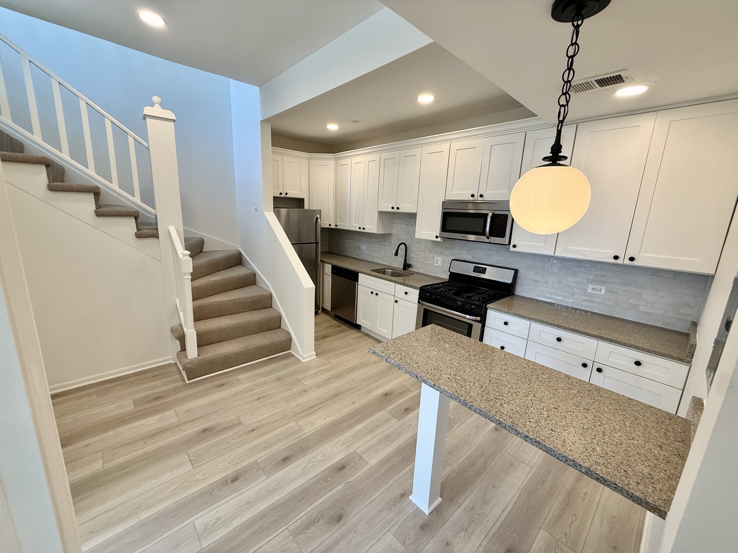 937 W Armitage Avenue 3b Property Photo 12