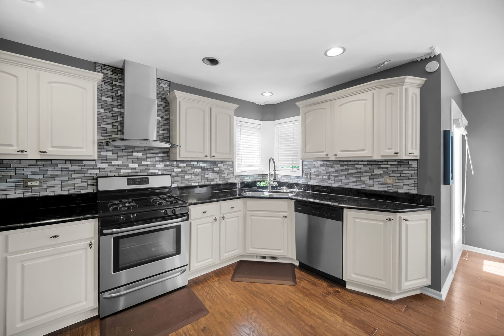 2518 Adamsway Drive Property Photo 15