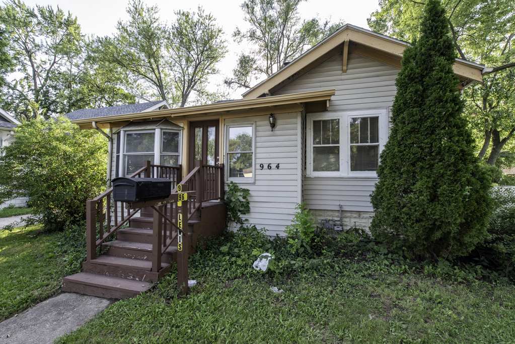 964 N Lewis Avenue Property Photo 2