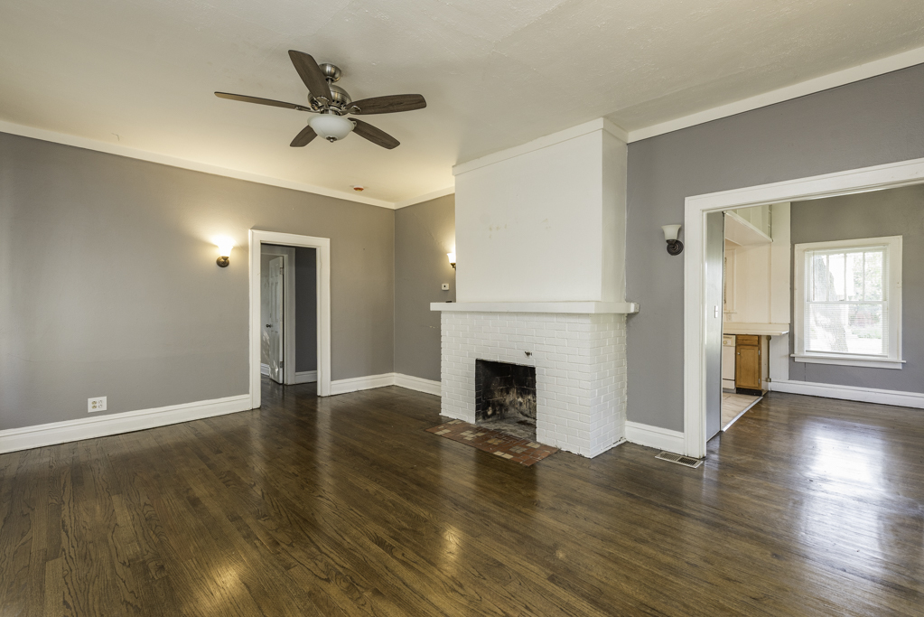 964 N Lewis Avenue Property Photo 7
