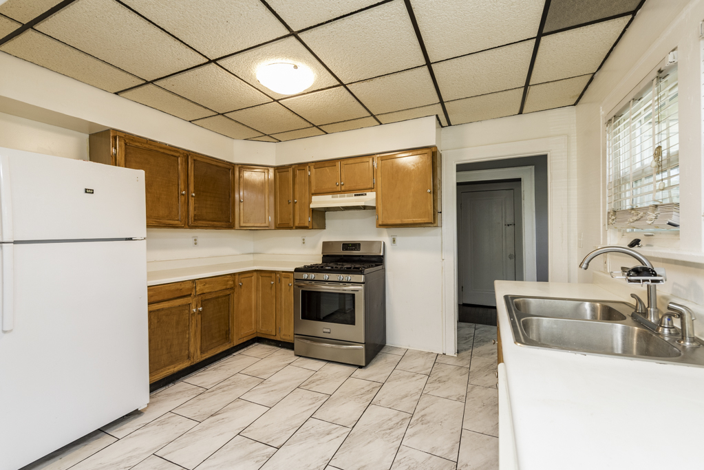 964 N Lewis Avenue Property Photo 14