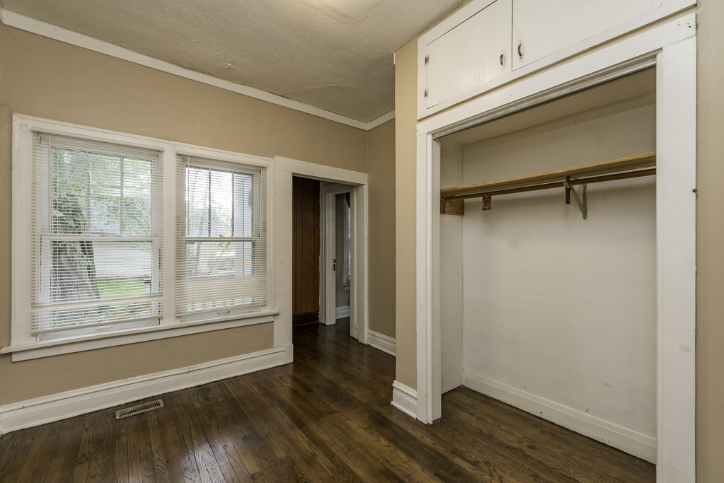 964 N Lewis Avenue Property Photo 21